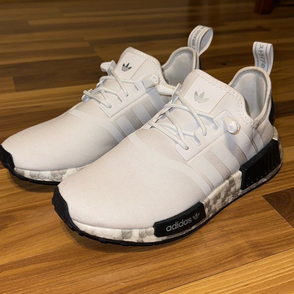 Addidas NMD_R1 Shoes